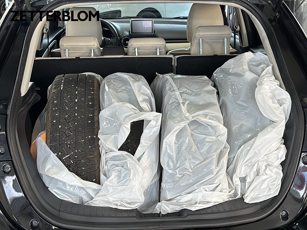 Halvkombi Mazda 2 6 av 16