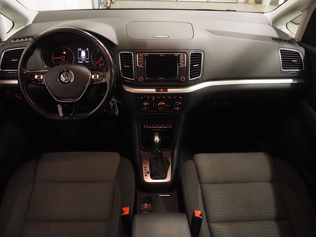 Volkswagen Sharan 7-sits 2.0 TDI Premiumpkt Pano Drag D-Värm 2016
