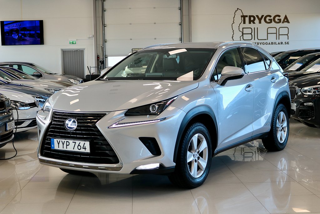 Lexus NX 300h AWD 2.5 AWD E-CVT Business/Kamera/GPS/Leasbar