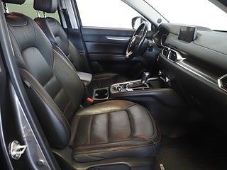 SUV Mazda CX-5 10 av 22
