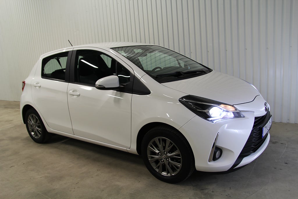 Toyota Yaris 5-dörrar 1.5 nyservad, nybesiktigad