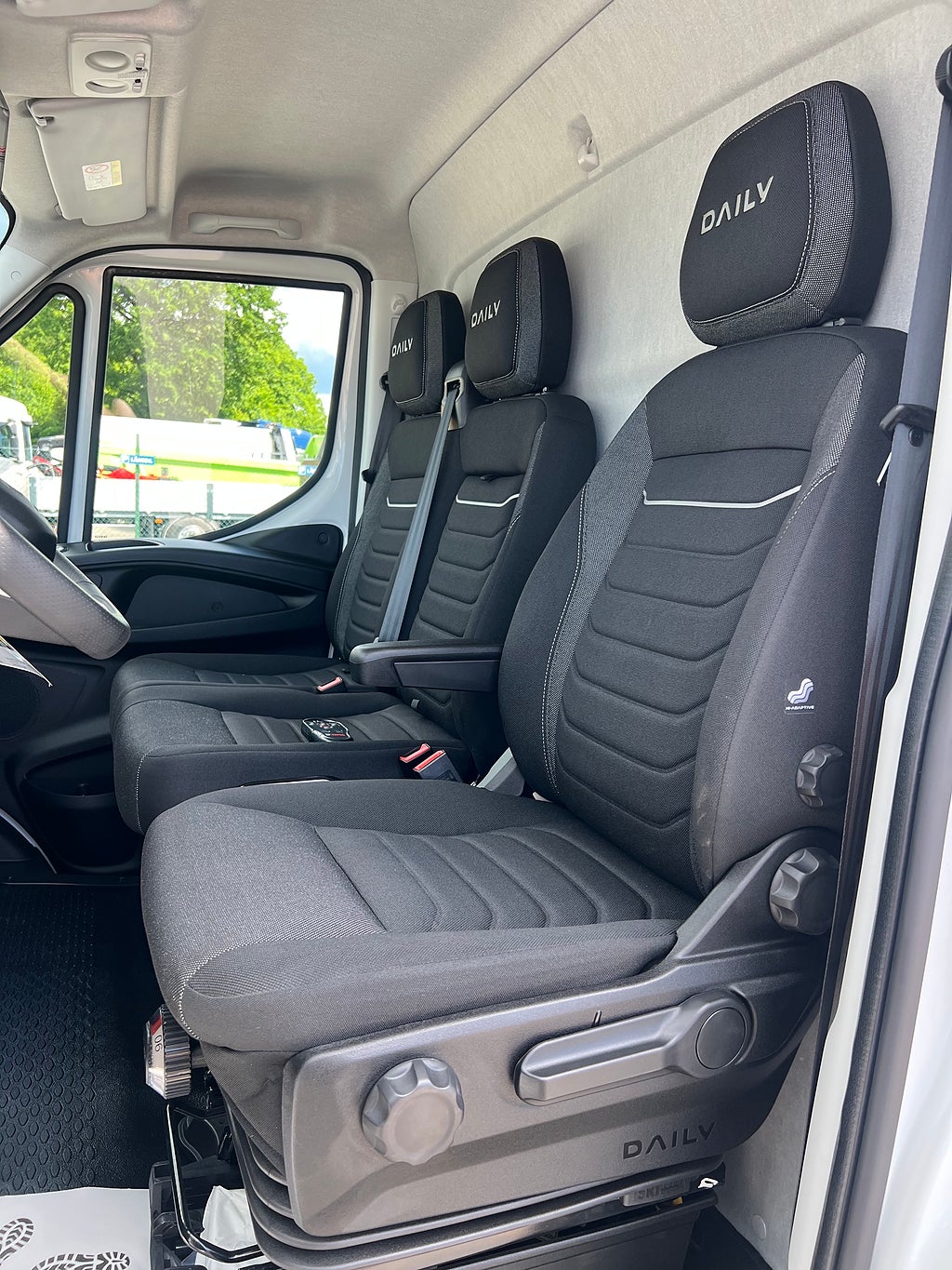 Iveco Daily 72C14E AirPro Skåpbil med Z-Lift, ELBIL