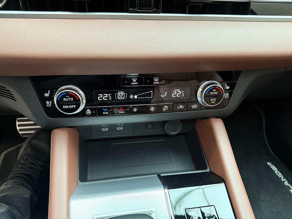 Mitsubishi Outlander INSTYLE PHEV EDITION 4WD  thumbnail