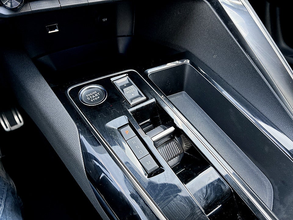 Bild på Peugeot 5008 GT 1.2 PT 130hk Aut 7-SITS B-KAMERA CARPLAY