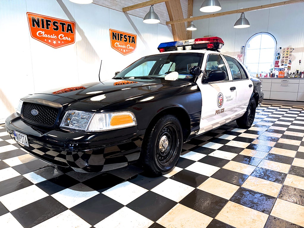 Ford Crown Victoria SÅLD (men vi har fler)