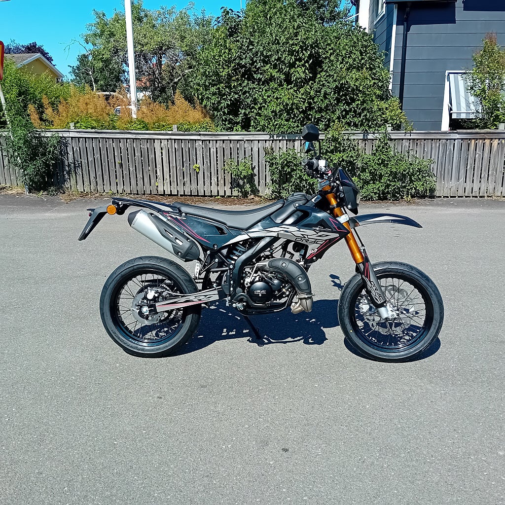 Rieju DRAC SM PRO // KLASS 1-Moped
