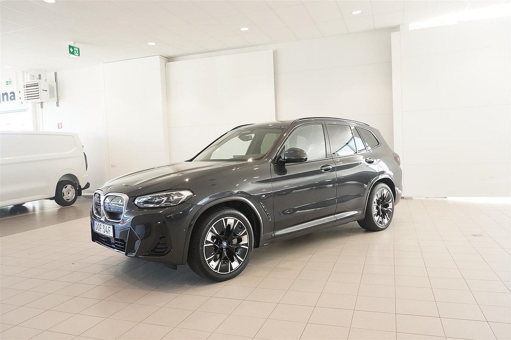 BMW iX3 Charged Plus M-Sport DAP Drag hk Keyless Panorama