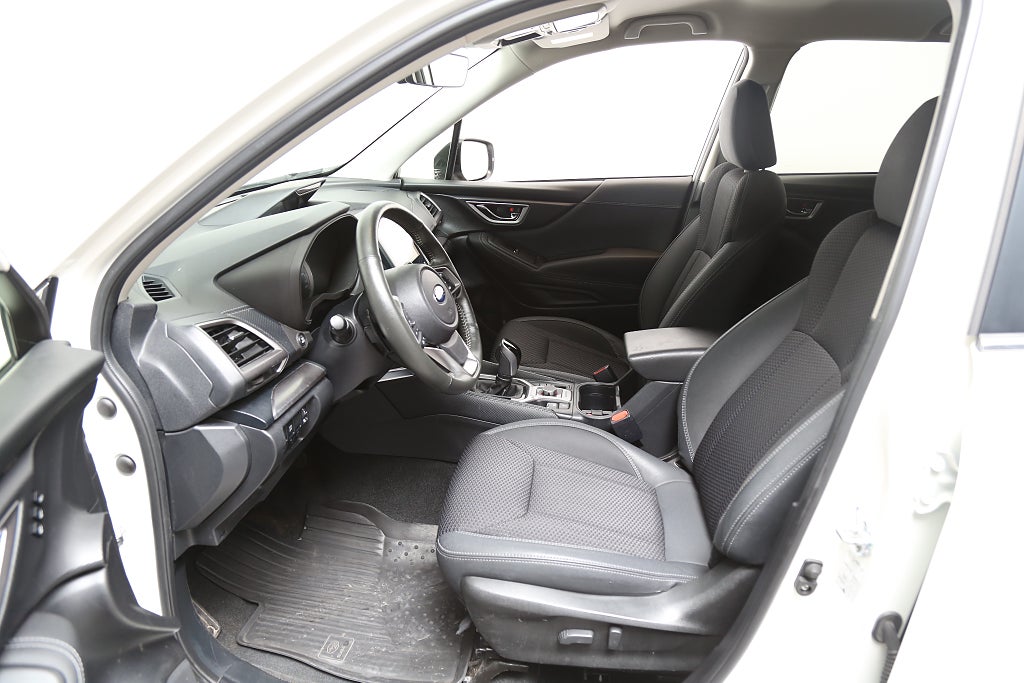 Subaru Forester 2,0i e-Boxer XFuel Active AWD Aut Extraljus Motor-v 2024