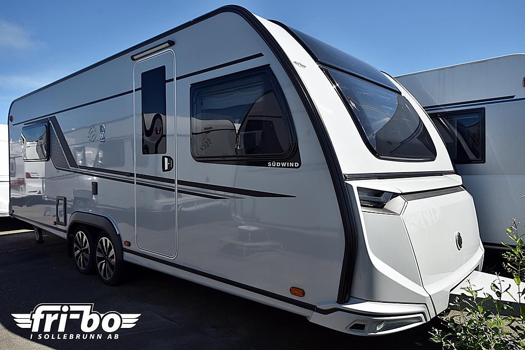 Knaus 650 UX Südwind, Queenbed