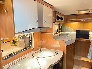 Husbil-halvintegrerad LMC LIBERTY 654 G TI 11 av 27