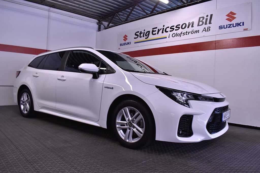 Suzuki Swace Hybrid 1.8 Automat Select