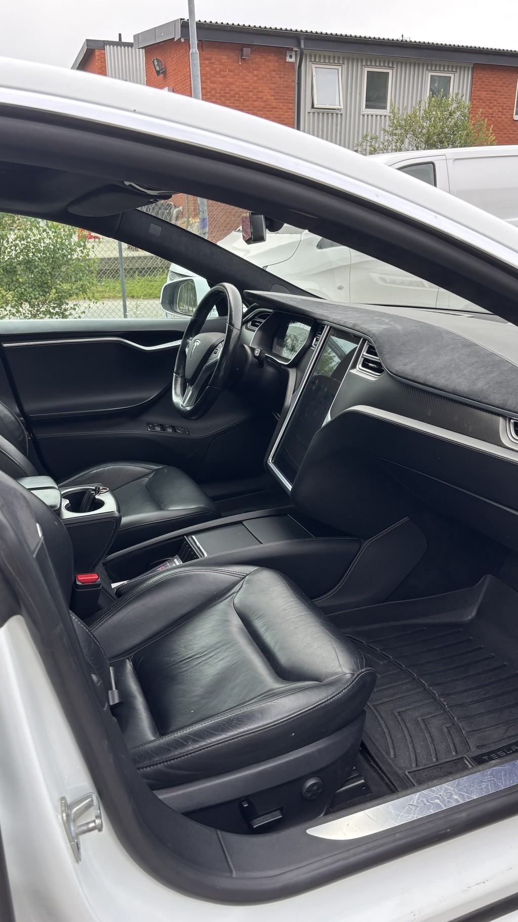 Tesla Model S 2015, photo 7/31