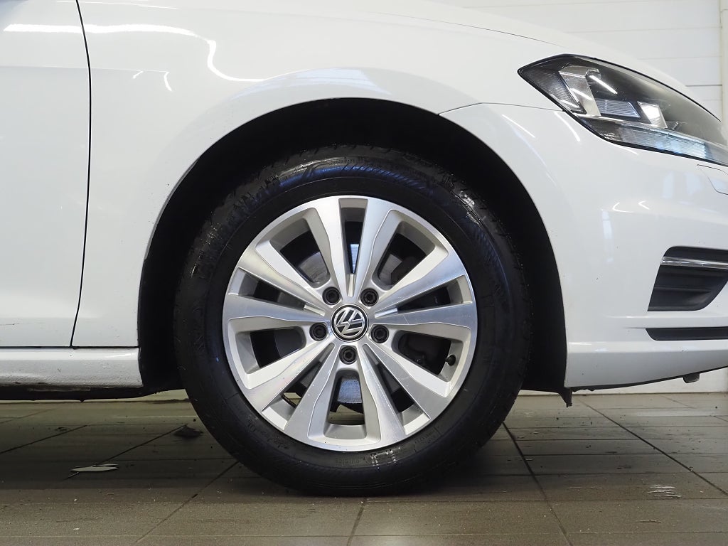 Volkswagen Golf Sportscombi 1.0 TSI 110hk |Panorama|Drag|Backkamera| 2018