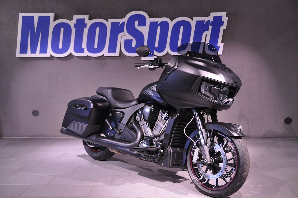 Indian CHALLENGER DARKHORSE