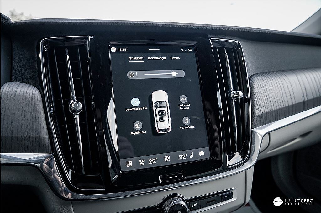 Volvo V90 Recharge T6 AWD Dark Plus 350hk