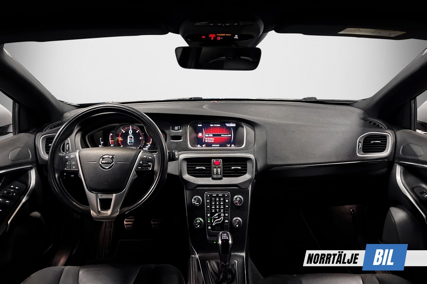 Volvo V40 2019, photo 3/10
