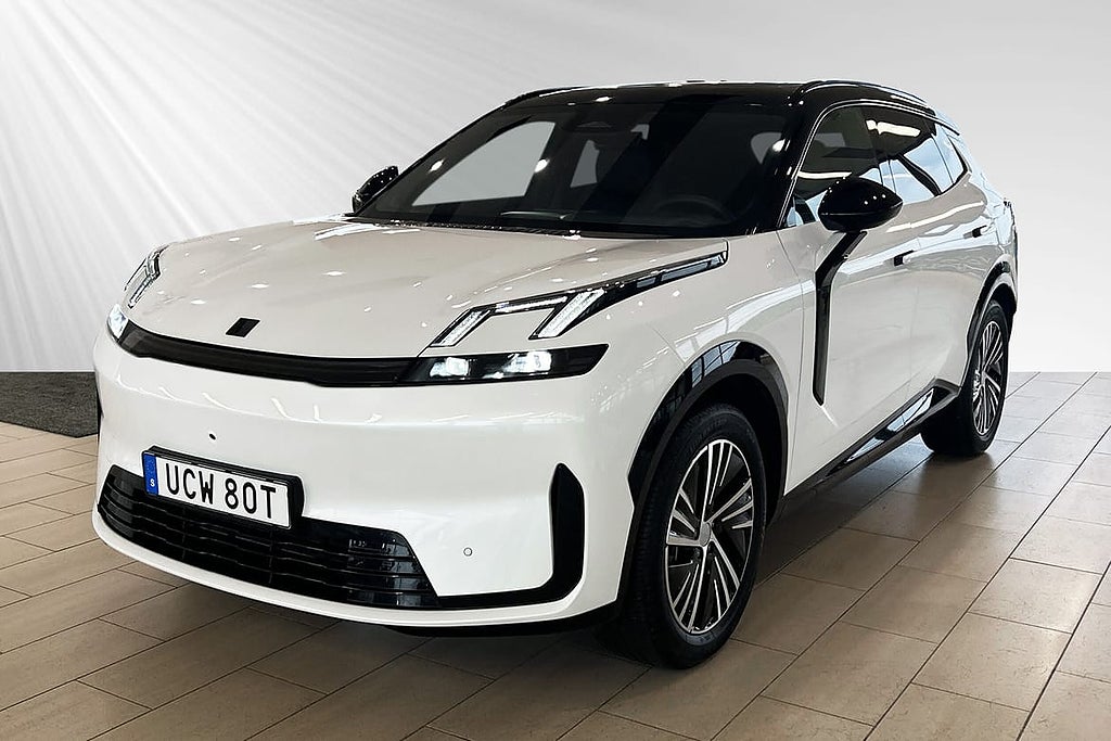 Lynk & Co 08 Core PHEV