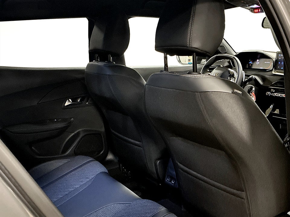 Bild på Peugeot 2008 Allure 1.2 PT 130hk Aut B-KAMERA CARPLAY