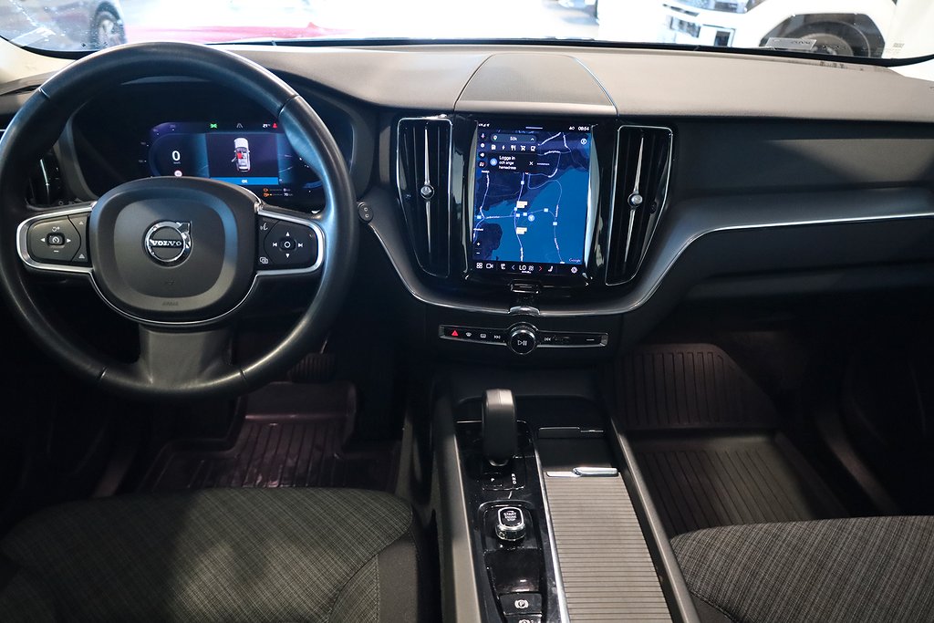 Volvo XC60 T6 Recharge 350hk AWD Core Edition Panorama Drag 2023