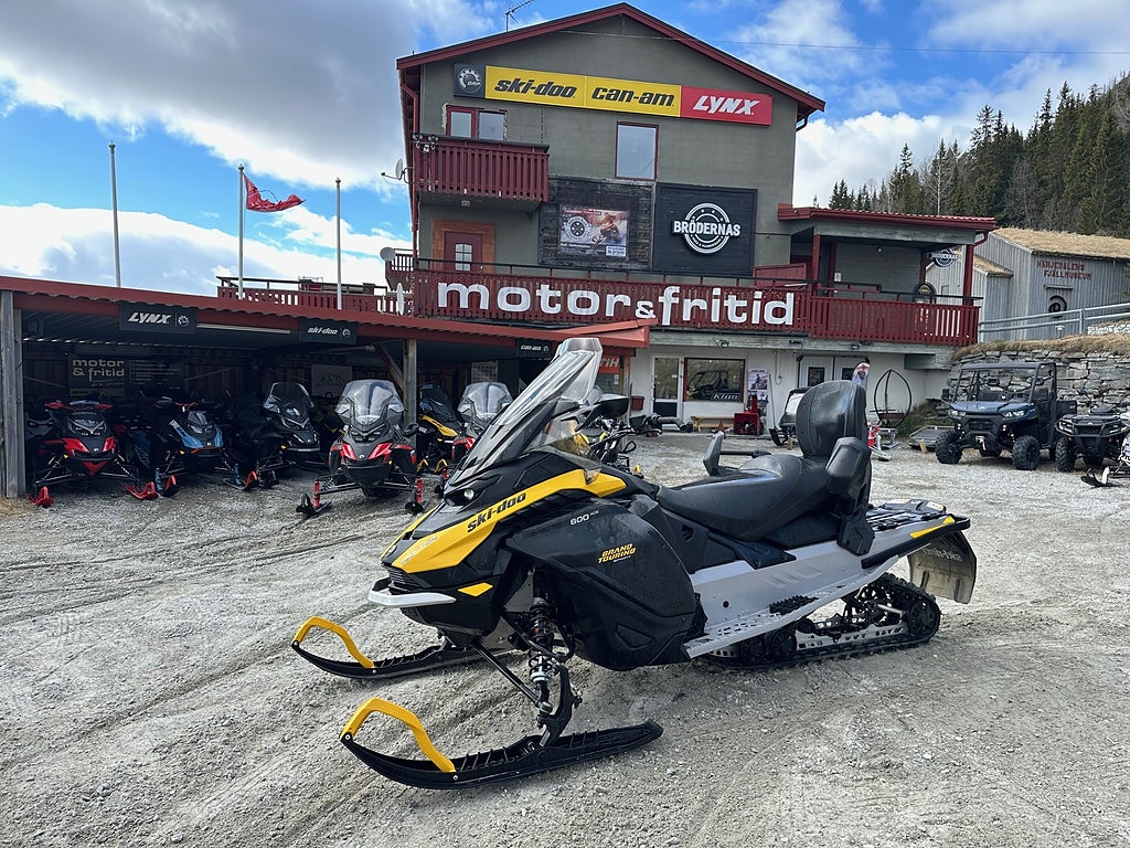 Ski-Doo Grand Touring Sport 600 ACE -26 *22mil 