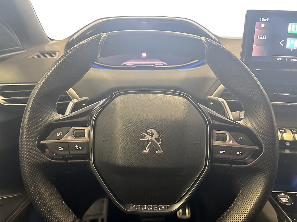 Bild på Peugeot 5008 GT 1.2 PT 130hk Aut 7-SITS B-KAMERA CARPLAY