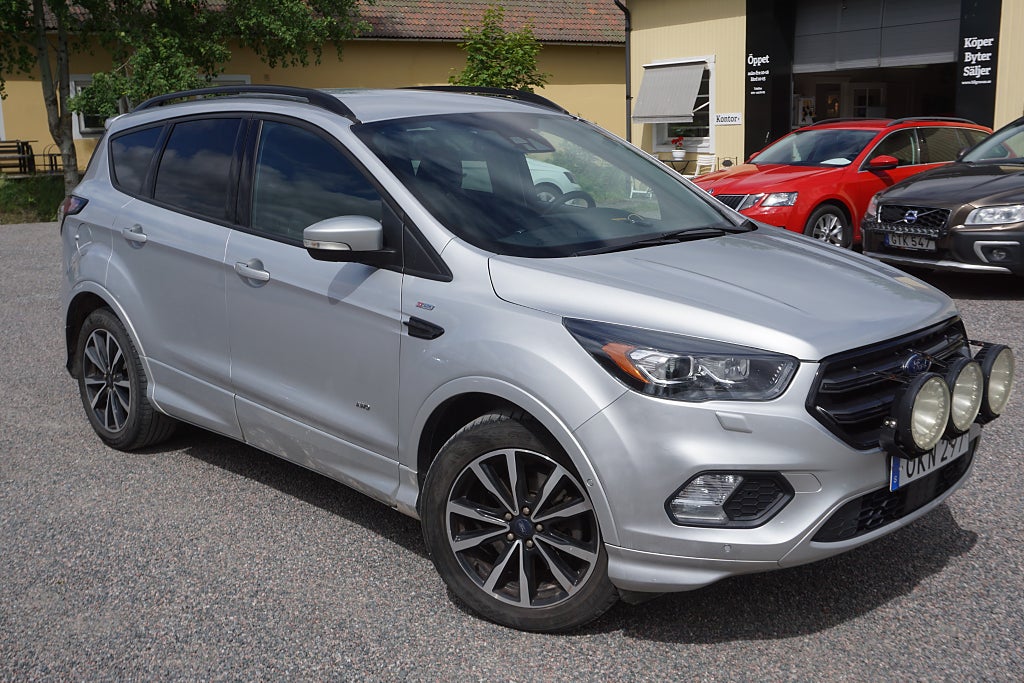 Ford Kuga 2.0 TDCi AWD Powershift ST-Line Drag Värmare
