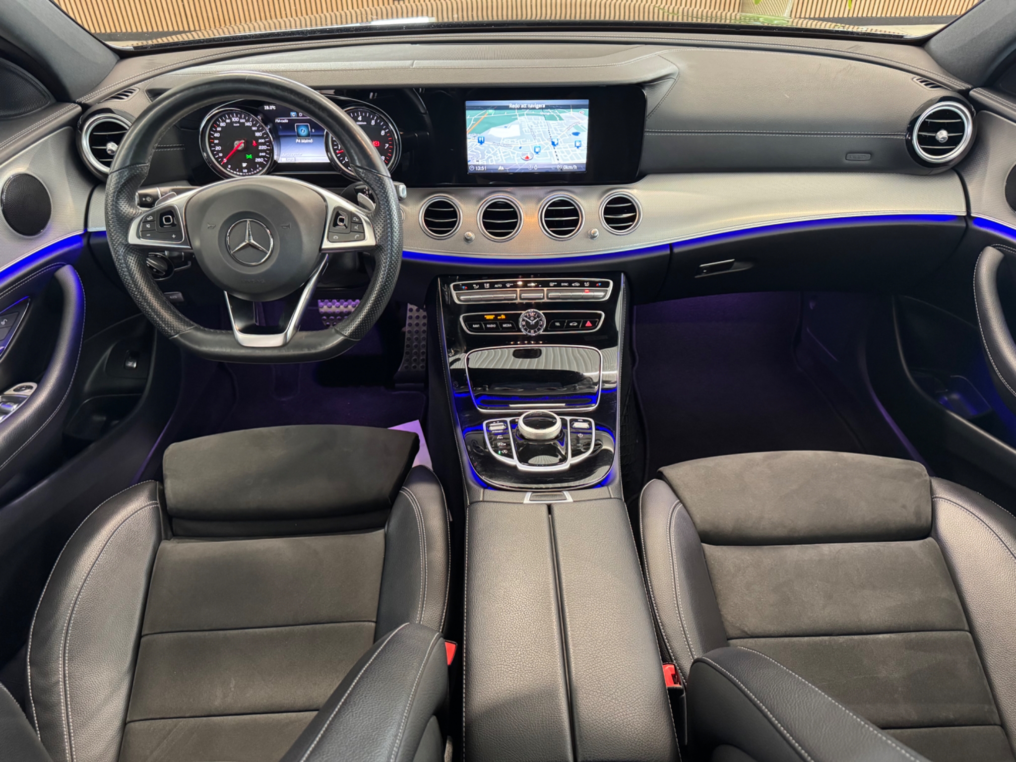 Mercedes-Benz E 200 AMG / 9G-Tronic 2017, photo 7/38