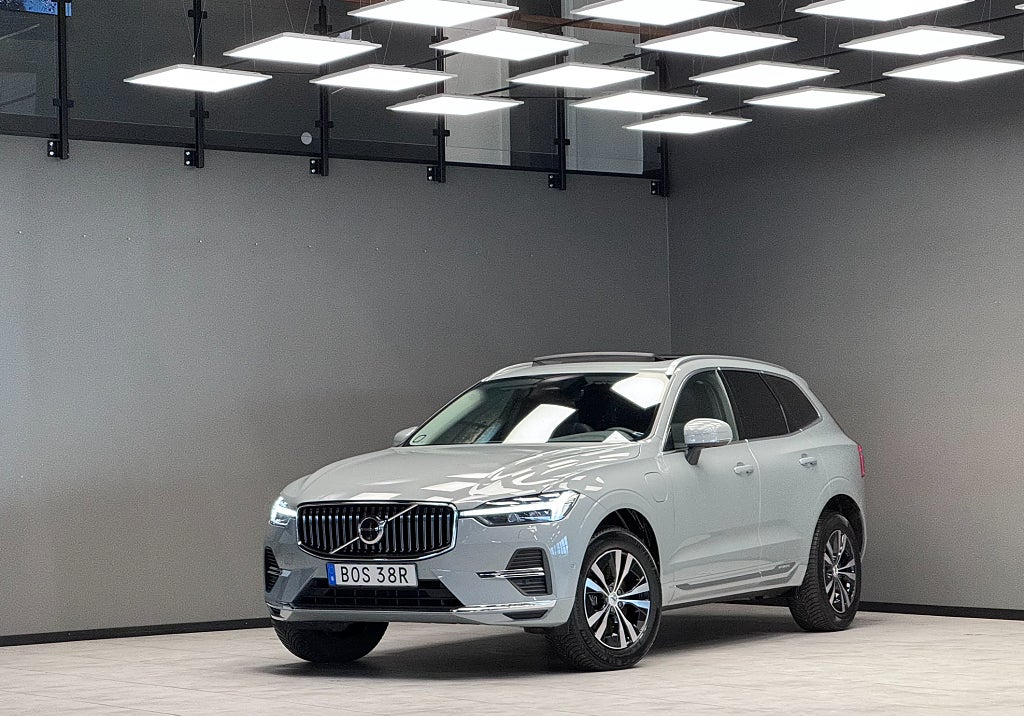 Volvo XC60 Recharge T6 AWD Core / Panorama / 360° 