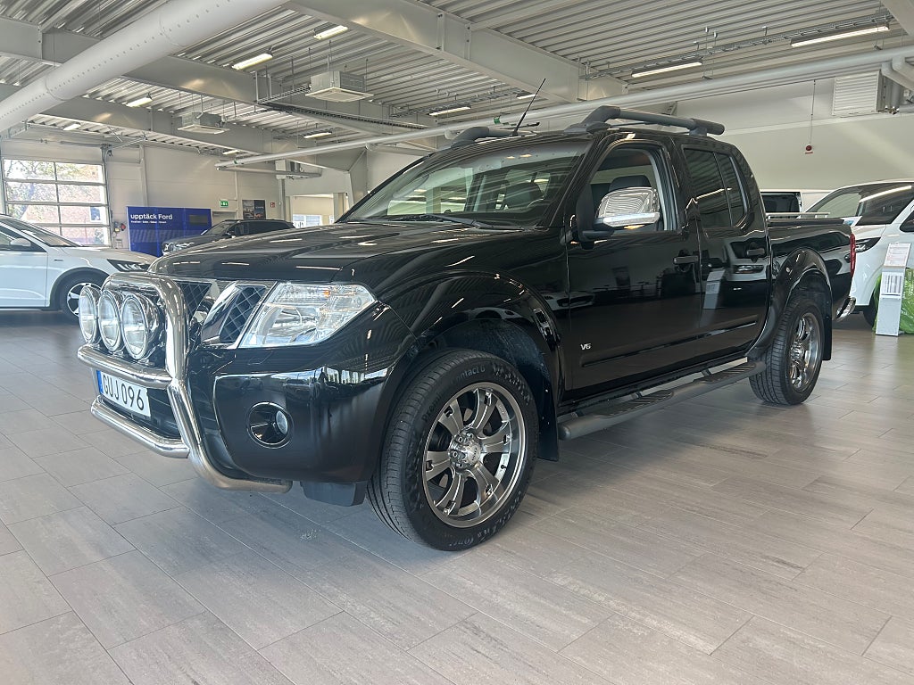Nissan Navara Dubbelhytt 3.0 dCi V6 231hk 4x4 Aut *V-hjul*