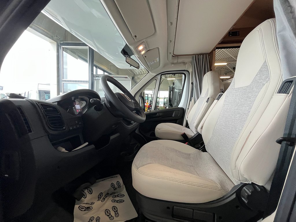 Carado A 464 B-kort / 6 bältade / 6 Sovplatser /4995kr/mån - Carado