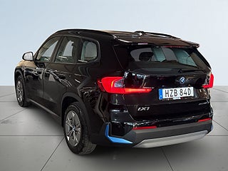 BMW iX1 i xDrive30 MOMS/SoV/Ad.Fhåll/Carplay/Rattvärme/Kamera – bild 5