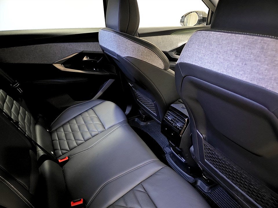 Bild på Peugeot E-3008 GT Ultimate 73kWh 214hk Aut- FOCAL,PANO,360