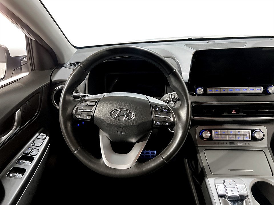 Bild på Hyundai Kona Essential 64kWh 204hk Aut - B-KAMERA,NAV,CARPLAY