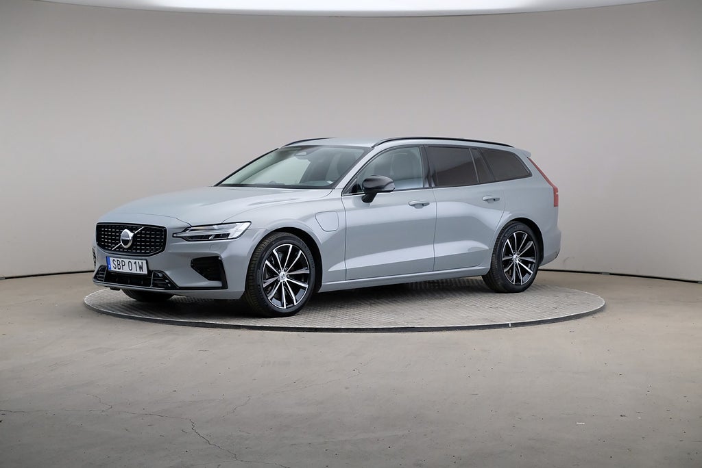 Volvo V60 Recharge T6 AWD 350hk Plus Dark Drag Pilot Assist B&W 4,95%