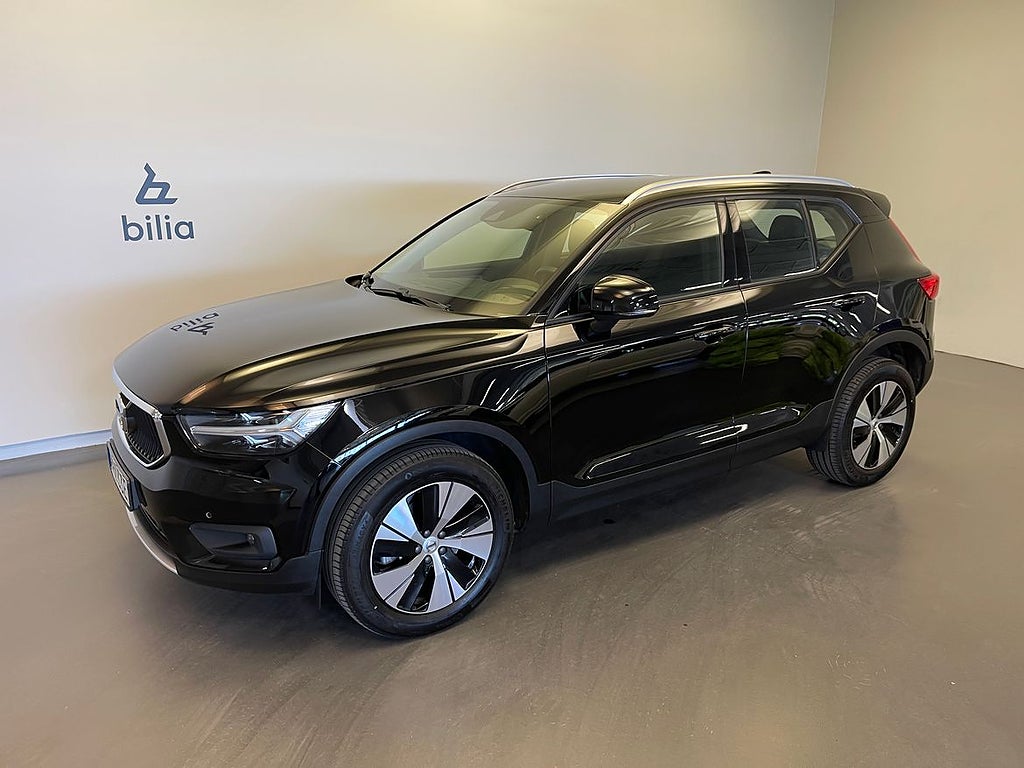 Volvo XC40 B4 FWD Bensin Momentum Advanced SE / Navigatio...