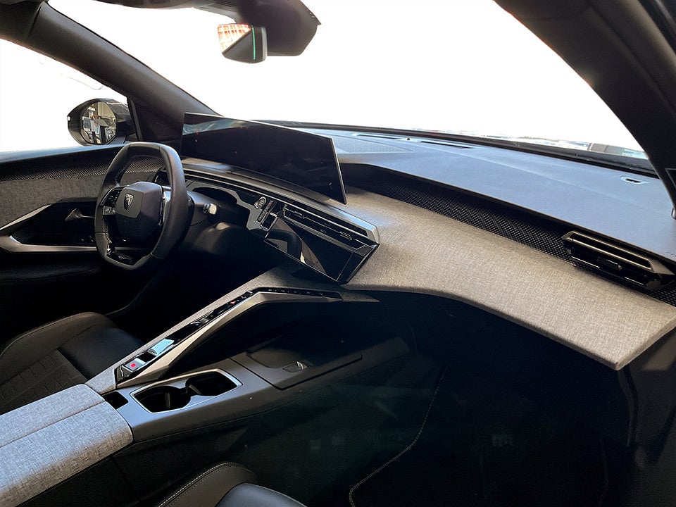 Bild på Peugeot 5008 GT Hybrid 145hk Aut 7-SITS B-KAMERA CARPLAY