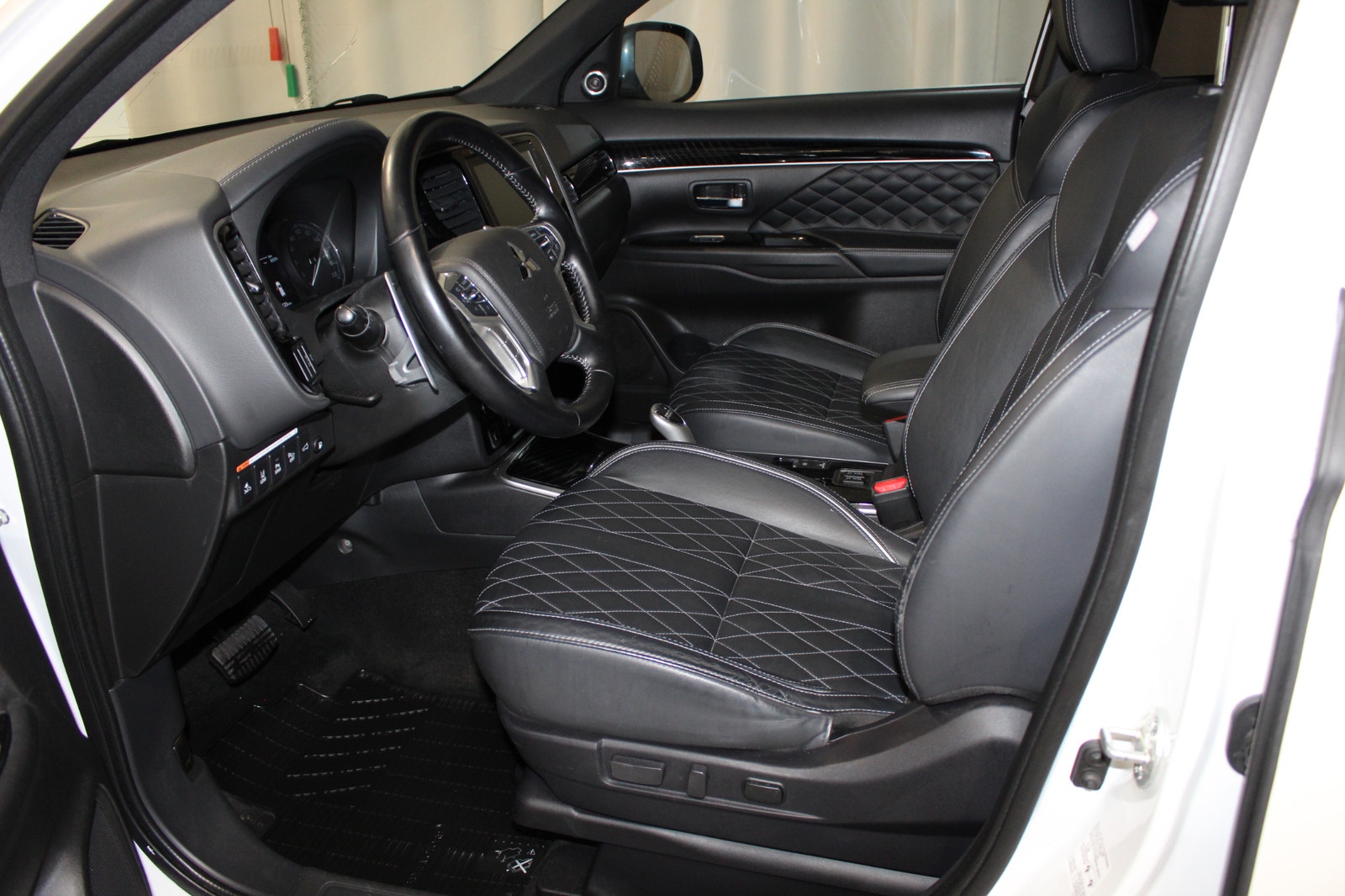 Mitsubishi Outlander PHEV 224hk Business X, 360 kamera, 7253 mil 2020 - miniatyr 21
