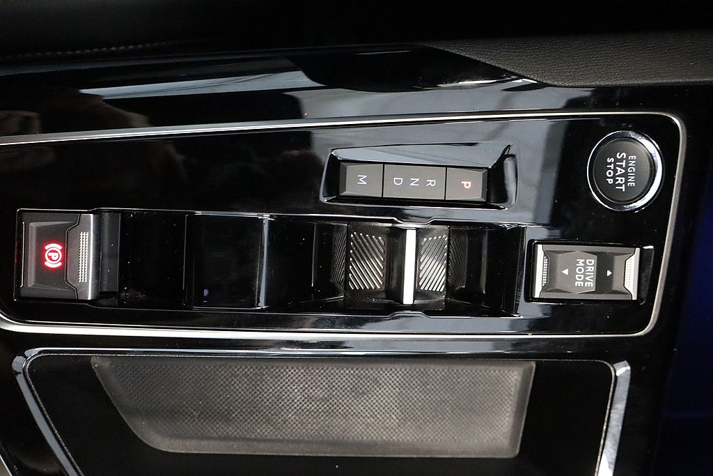 Bild på Peugeot 3008 GT 1.2 PT 130hk Aut - B-KAMERA, CARPLAY