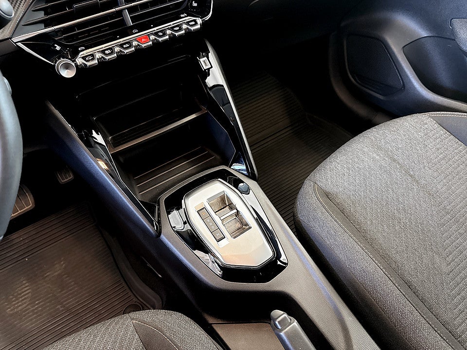 Bild på Peugeot 208 Style Hybrid 100hk Aut CARPLAY BACKSENSORER
