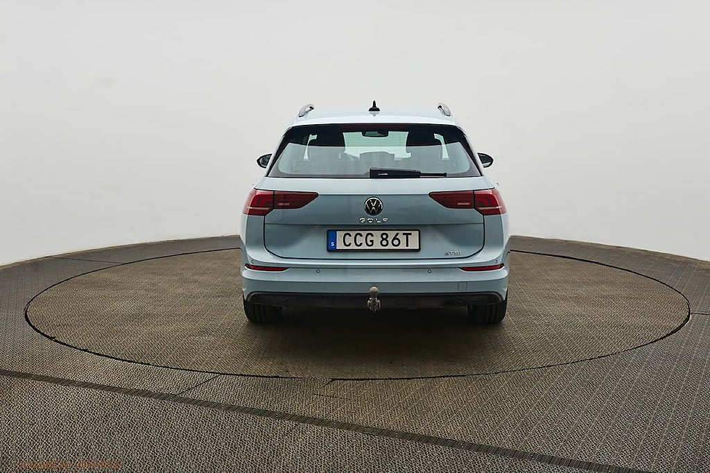 Volkswagen Golf I DSG 1.5 eTSI 150hk Drag och P-värmare