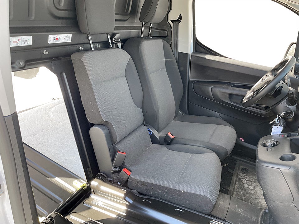 Bild på Opel Combo Cargo XL Business 1.5 130hk Aut L2 WEBASTO B-KAMERA