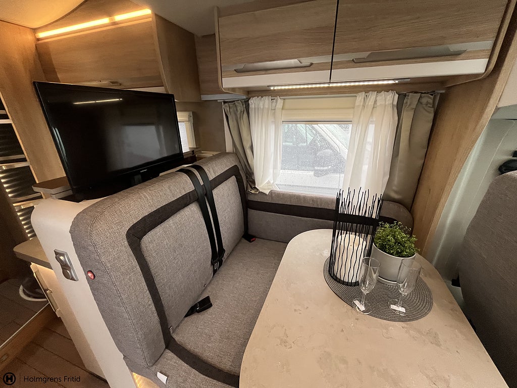 Knaus Sky 700 MEG