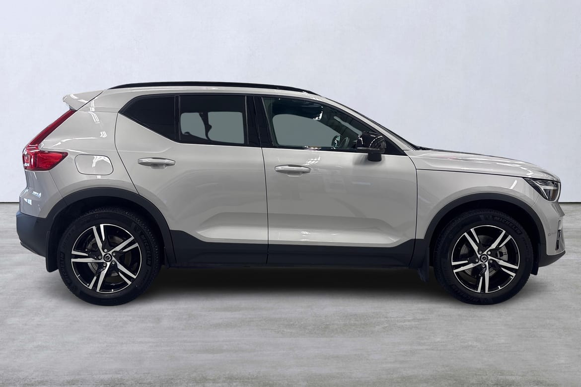 Volvo XC40 B3 FWD Bensin Plus Dark 2025, kuva 3/10