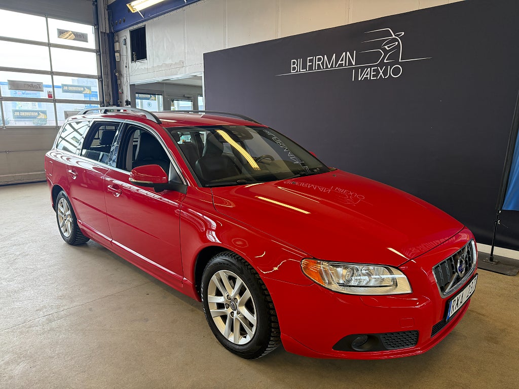 Volvo V70 D2 Momentum *Adaptiv farthållare, Värmare, Drag*