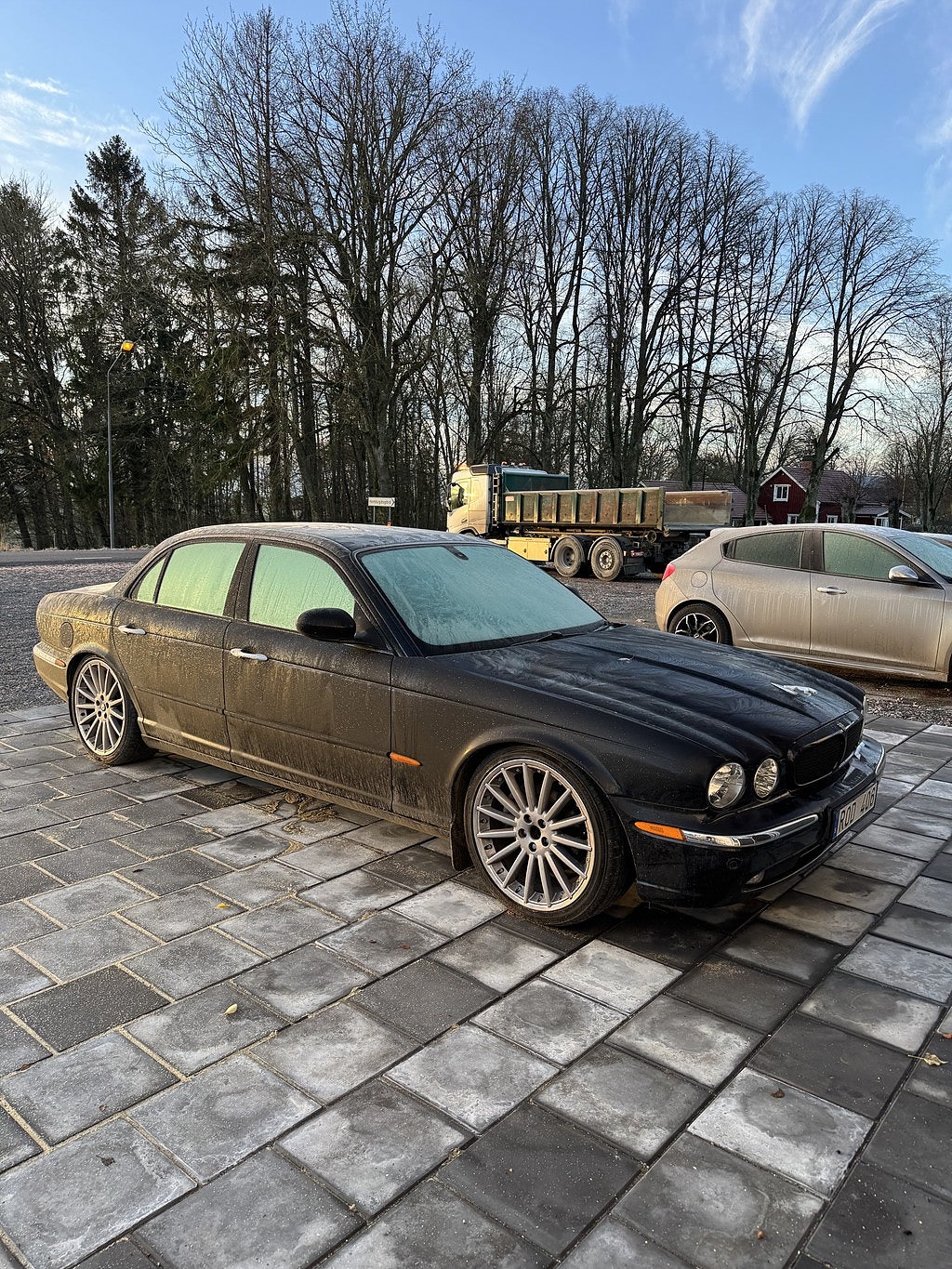 Jaguar XJ 3.5 V8 258hk * 20" Fälgar * Coilovers * Nyservad *