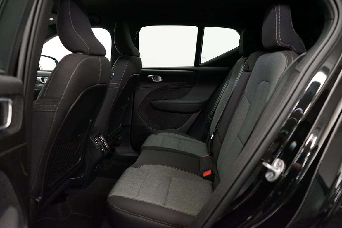 Volvo XC40 B4 FWD Bensin Plus Dark 2024, bild 7/10