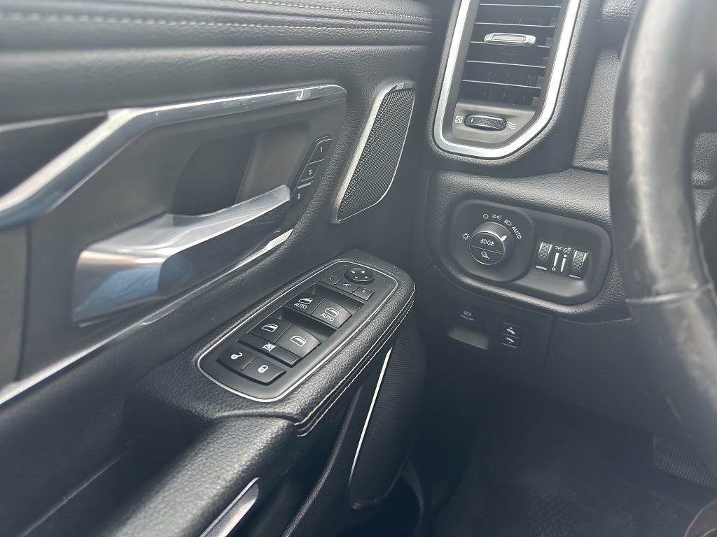 Dodge Ram 1500 Crew Cab LARAMIE 4X4 401 hk - bild 17