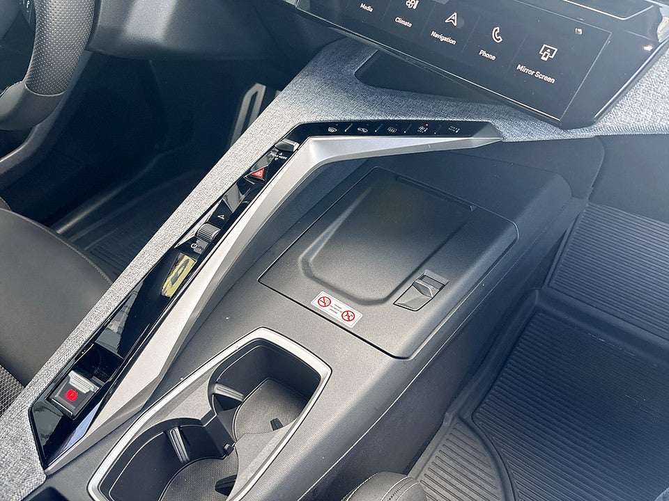 Bild på Peugeot 3008 GT Hybrid 145hk Aut B-KAMERA CARPLAY