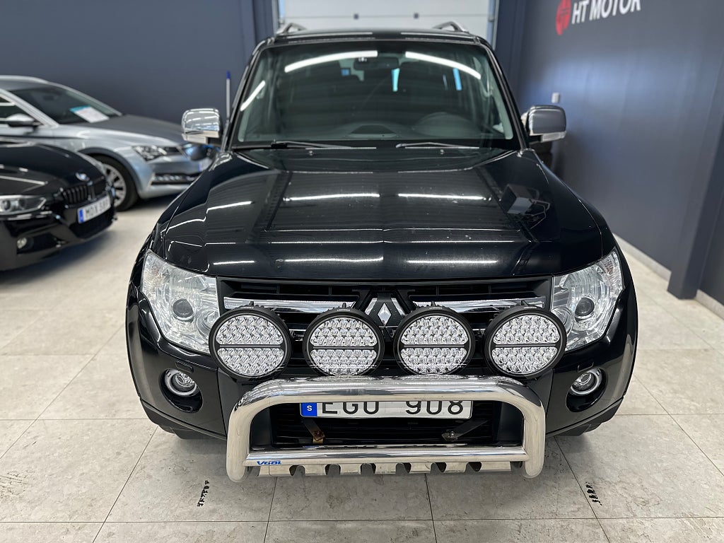 Mitsubishi Pajero 5-dörrar 3.2 Di-D 4WD 4,99% /B-Kamera/NAV/DRAG/7-Sits
