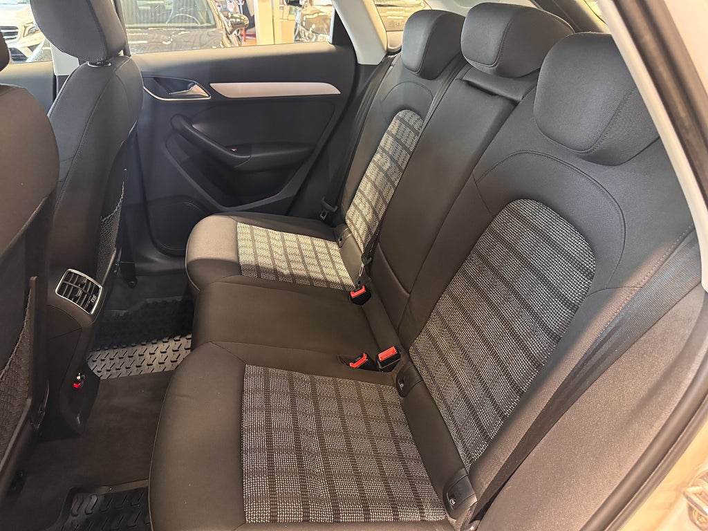 Audi Q3 2017 - miniatyr 34